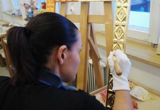 Basiskurs Farbliche Gestaltung - Kursteilnehmer bei der Arbeit