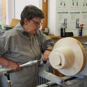 Drechsler bei der Arbeit