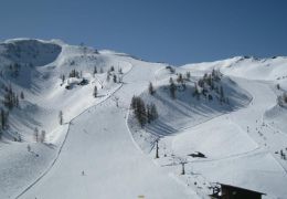 ski-slope-g3e5f6d5c0_1920.jpg