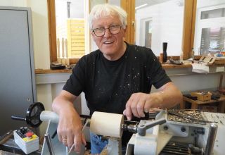 Drechsler bei der Arbeit