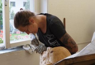 Krampusmaske bemalen