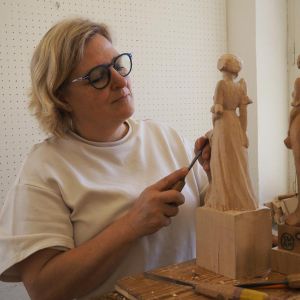 Krampusmaske bemalen